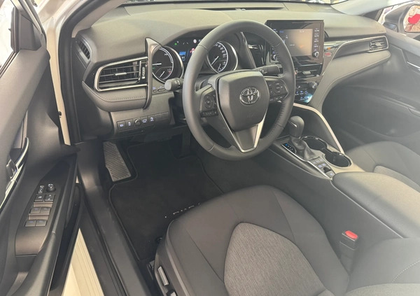 Toyota Camry cena 163448 przebieg: 5, rok produkcji 2023 z Łochów małe 29